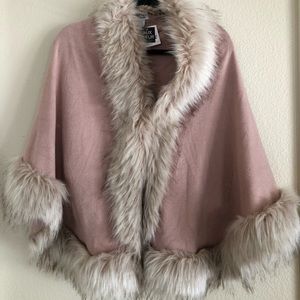 BOUTIQUE FAUX FUR PINK SHAWL WRAP